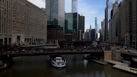 Traffic of a Boat on Chicago River Video stock 237348323