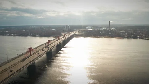 Traffic on the bridge in the evening 動画素材 125541579