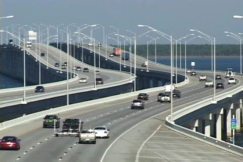 Traffic On Bridge Vidéo 613941