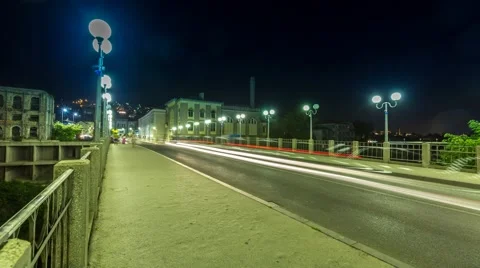 Traffic on bridge by night in Mostar Video stock 58889691