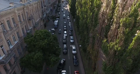 Traffic in the center of the city Stock-Footage 90220580