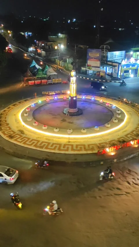 Traffic at the cepu roundabout Stock Footage 279233358
