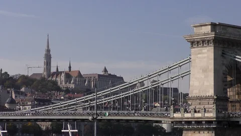 Traffic on the Chain bridge in Budapest Stockbeeldmateriaal 119210186