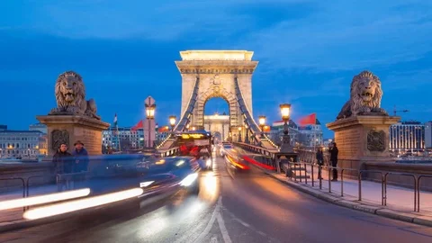 Traffic on the Chain bridge at evening in Budapest Stock Footage 72922626