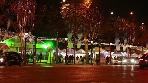 Traffic on Champs Elysees at night. Video stock 69225702