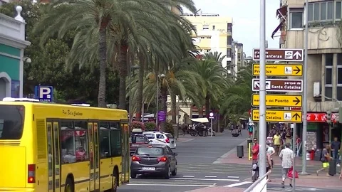 Traffic in city centre Stockbeeldmateriaal 79660760