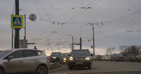 Traffic in the city evening Vidéo 73394846