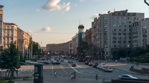 Traffic in the city at evening Stock Footage 198733423