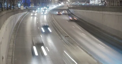 Traffic in the city evening timelapse 库存影片 82419709