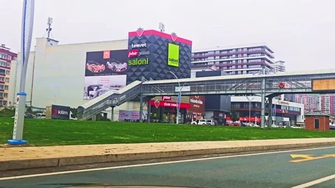 Traffic in the city Stock-Footage 277167470