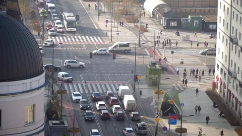 Traffic in the city at the intersection 스톡 동영상 105716282