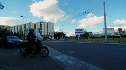 Traffic in a city (Timelaspe) Stock-Footage 33663778
