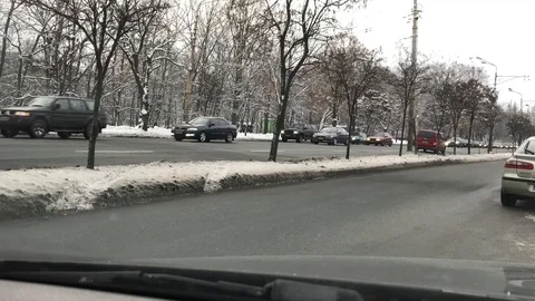 Traffic in the city in winter. time lapse. Stock Footage 102772084