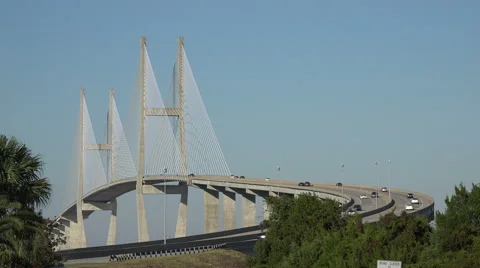 Traffic crosses sidney lanier bridge, brunswick, ga, usa Video stock 45287593