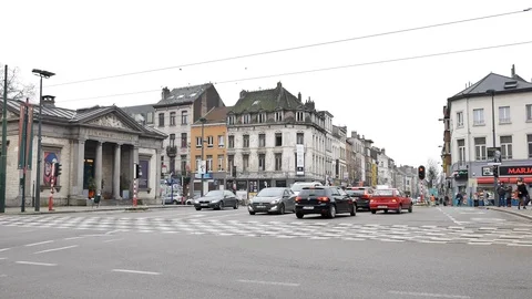 Traffic On The Crossing In Brussels Video stock 91814929