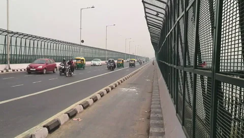 Traffic in Delhi Stock-Footage 32226331