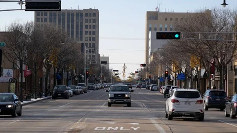 Traffic in Downtown Appleton Видео 100526877
