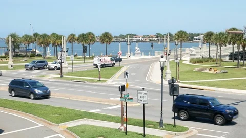 Traffic in downtown St. Augustine, Florida, United States. 스톡 동영상 115887436