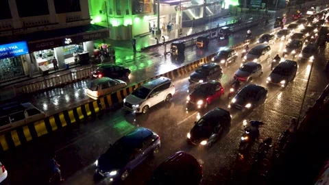 Traffic during rush hour during rainy night in Mysore, India. Stock Footage 279047178