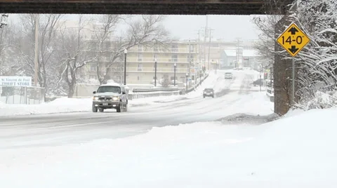 Traffic During Snow Storm Video stock 35731063