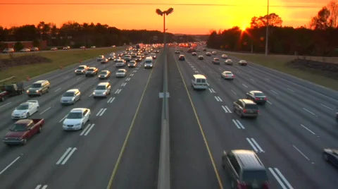 Traffic at dusk Video stock 845152