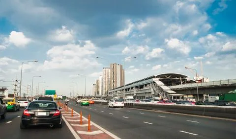 Traffic on the elevated road and skytrain stations Bangkok Thailand Fotos de archivo
