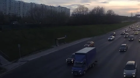 Traffic on the evening road timelapse Vídeo Stock 77284106