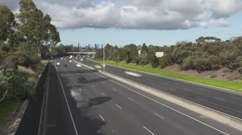 Traffic flowing to a city. Video stock 52692793