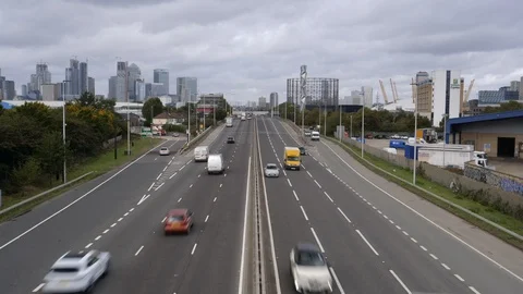 Traffic flowing 스톡 동영상 121542335