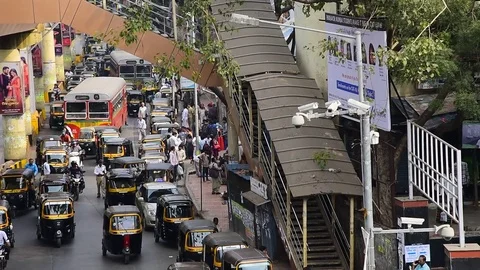 TRAFFIC Stock Footage 84757561