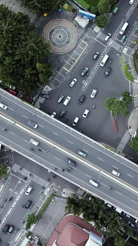 Traffic Video stock 329521471