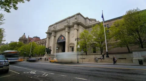 Traffic in front of the American Museum of Natural History Stock-Footage 59796990