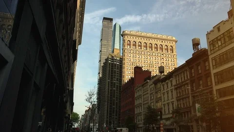 Traffic in front of Flatiron Building,ultra hd 4k Stock Footage
