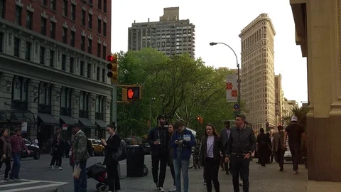 Traffic in front of Flatiron Building,ultra hd 4k Stock Footage