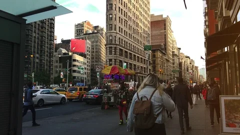 Traffic in front of Flatiron Building,ultra hd 4k Stock Footage