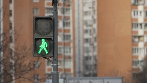Traffic green lights for pedestrians in empty Moscow during quarantine Video stock 128595281