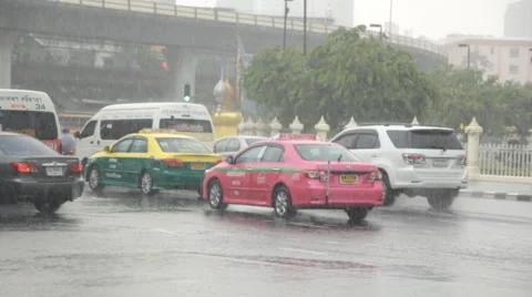 Traffic in heavy rain Stock Footage 60275283
