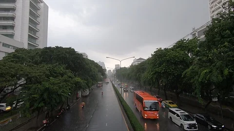 Traffic in heavy rain Stock Footage 117509320
