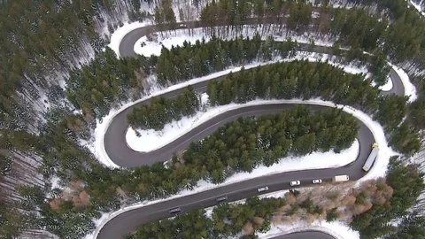 Traffic on high mountain pass road, aerial view Stock-Footage 71904020