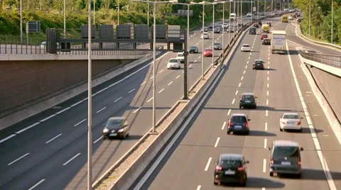 Traffic on highway 스톡 동영상 32660955