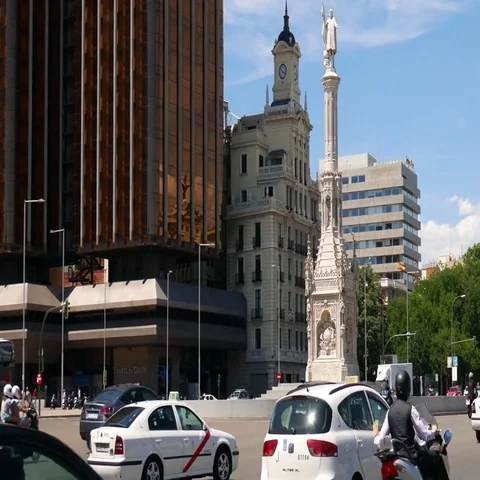 Traffic in the historic Madrid Stock-Footage 69438973
