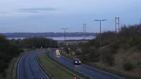 Traffic before Humber Bridge 库存影片 146871133