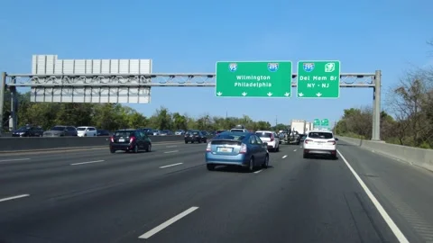 Traffic on I-95 North into Interstate 495 &amp; 295 in Delaware, U.S.A Stock Footage 159433642