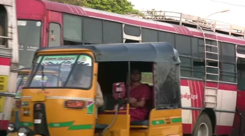 Traffic in India closeup 動画素材 7729633