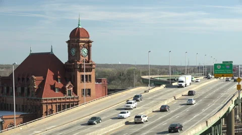 Traffic On Interstate 95 In Downtown Richmond, Virginia, USA Video stock 48893252