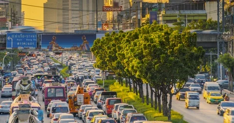 Traffic jam in the evening in the city. Stock Footage 100738734