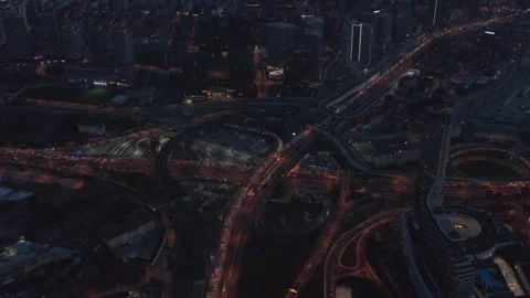 Traffic Jam on Huge Freeway Intersection in Istanbul at Dusk, Aerial forward 스톡 동영상 140267365