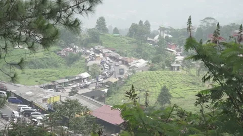 Traffic jam on Puncak Pas, Bogor, Indonesia. Vidéo 154179184