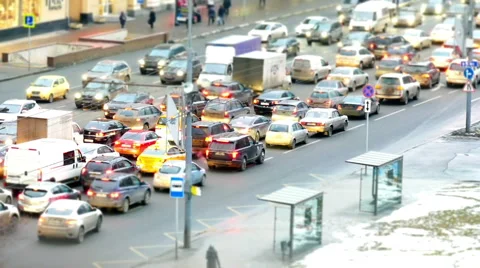 Traffic jam, rush hour in Moscow, Kutuzov Avenue in winter Vídeo Stock 45245759