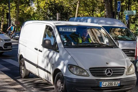Traffic jam in the streets of Paris Foto stock